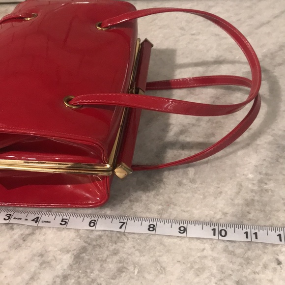 Vintage Red Patent Leather 70s Satchel Purse Womens Medium Classic Bag - Picture 12 of 12